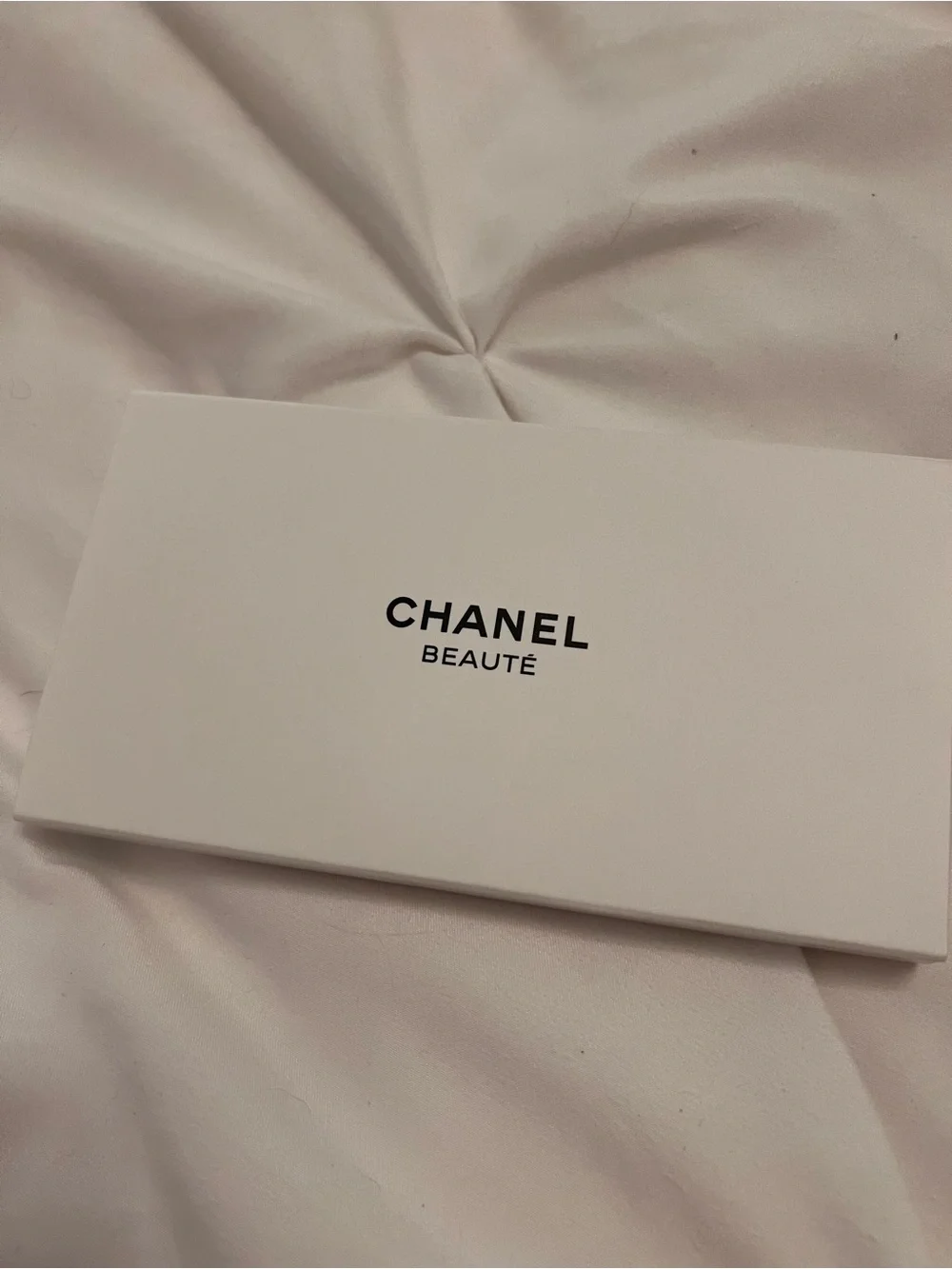 CHANEL Logo Snap Hair Clips Set - Red, Beige, Black- NIB